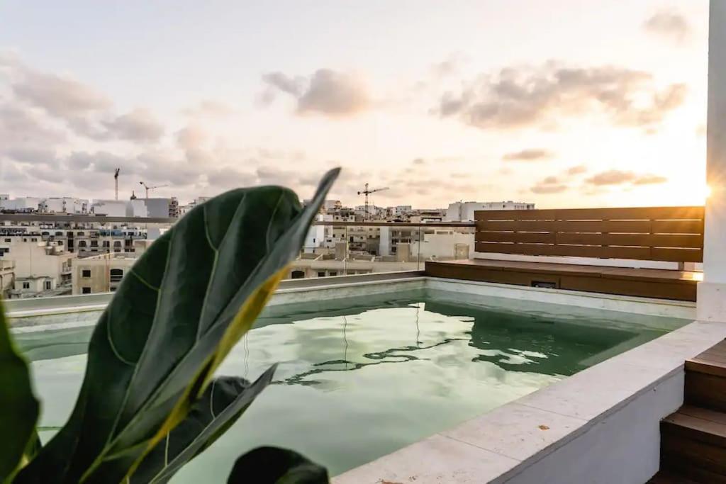 Luxurious & Stylish Penthouse With Private Pool Msida Exterior foto