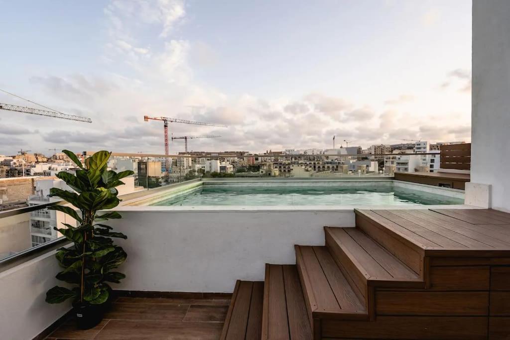 Luxurious & Stylish Penthouse With Private Pool Msida Exterior foto